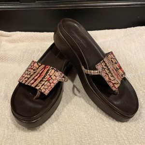 Donald J Pliner Fifi Sandal